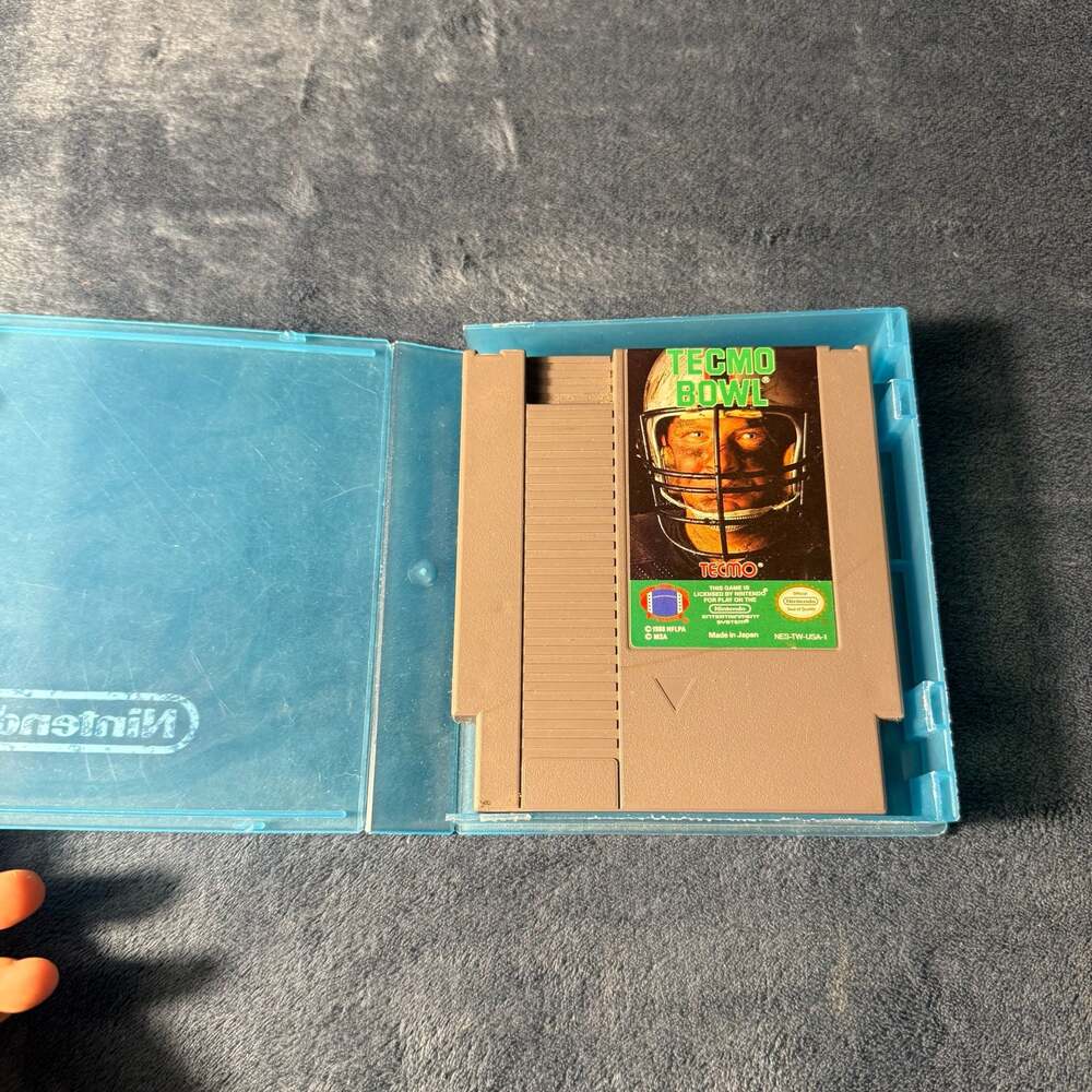 Tecmo Bowl Nintendo Entertainment System (NES) Game Cartridge withProtectiveCase
